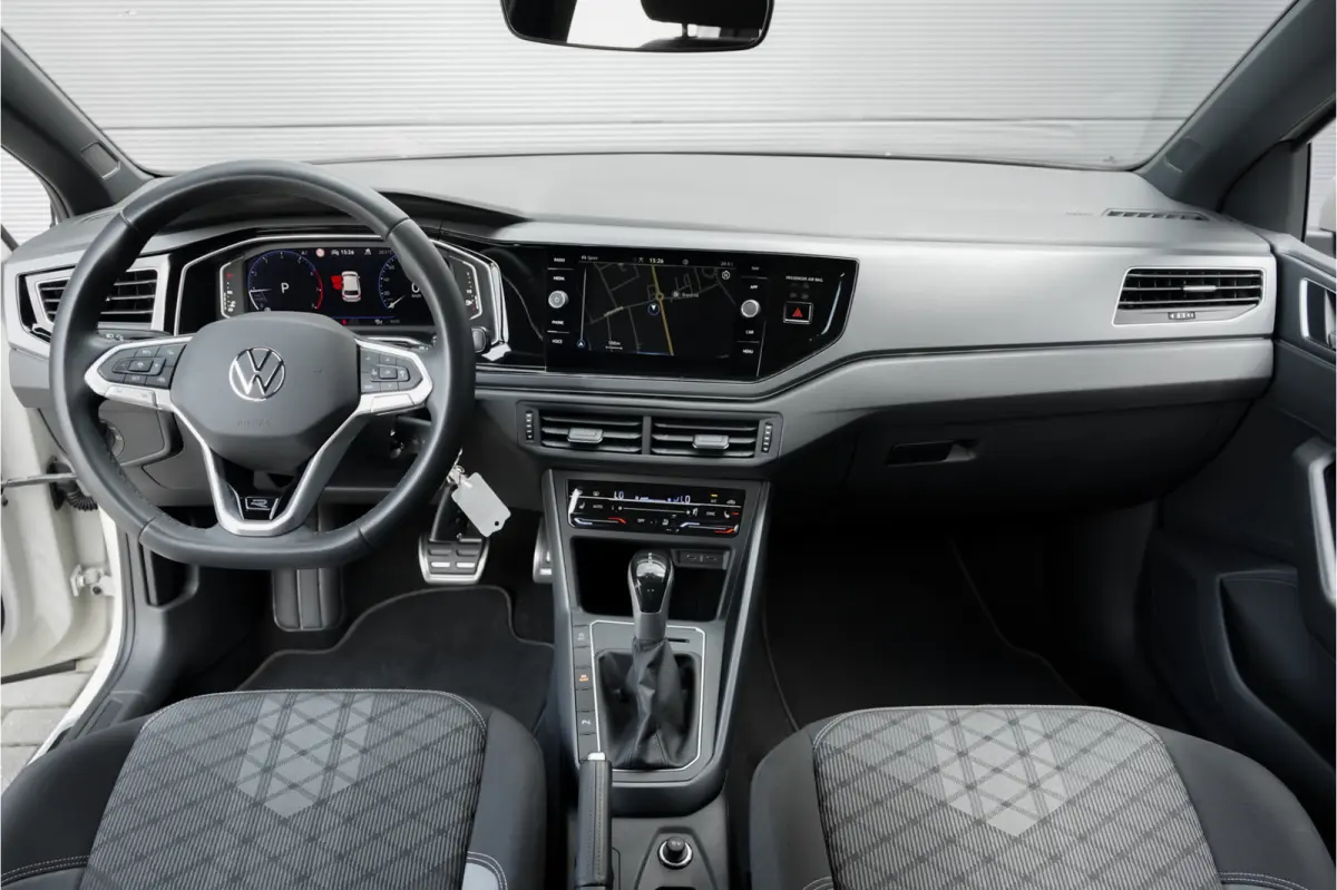 1.0 TSI R-Line Pano ACC Camera Virtual Dash Ascotgrau