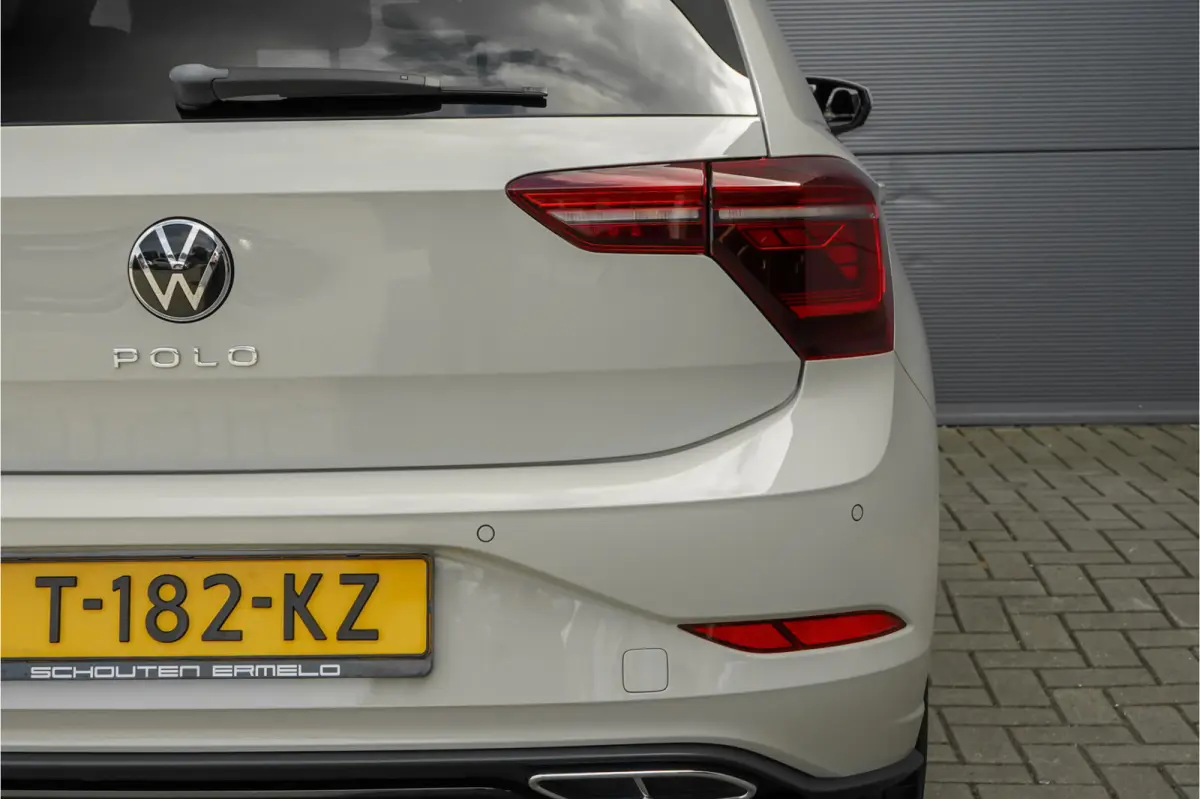 1.0 TSI R-Line Pano ACC Camera Virtual Dash Ascotgrau