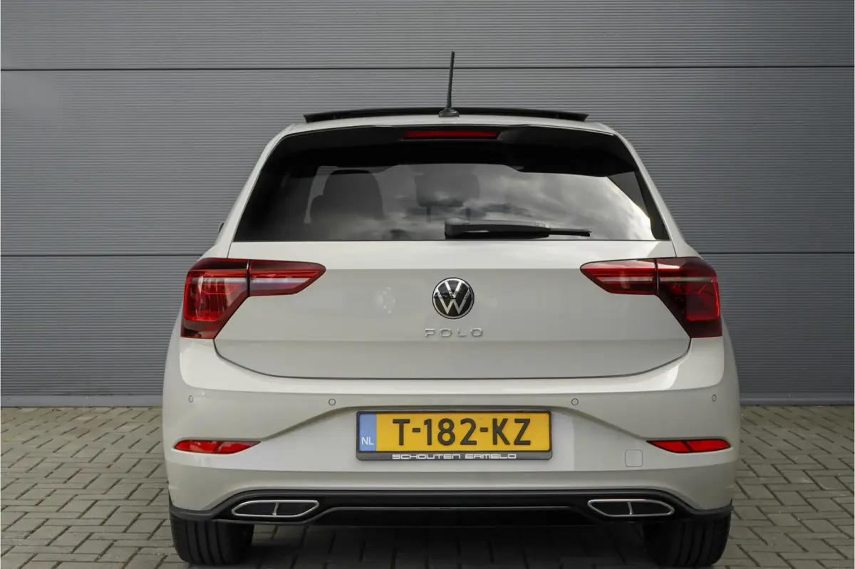 1.0 TSI R-Line Pano ACC Camera Virtual Dash Ascotgrau