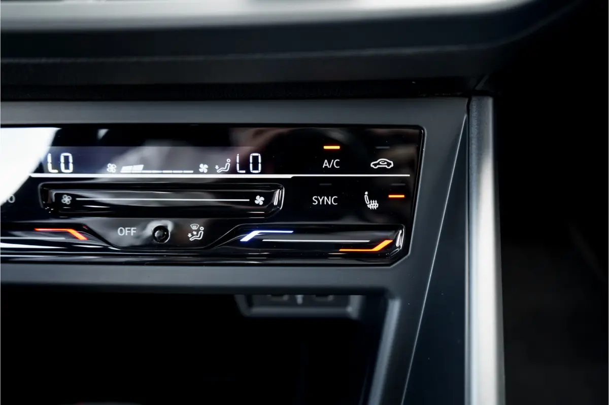 1.0 TSI R-Line Pano ACC Camera Virtual Dash Ascotgrau