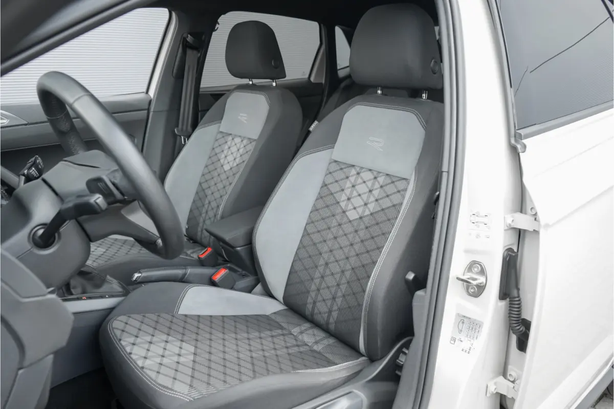 1.0 TSI R-Line Pano ACC Camera Virtual Dash Ascotgrau