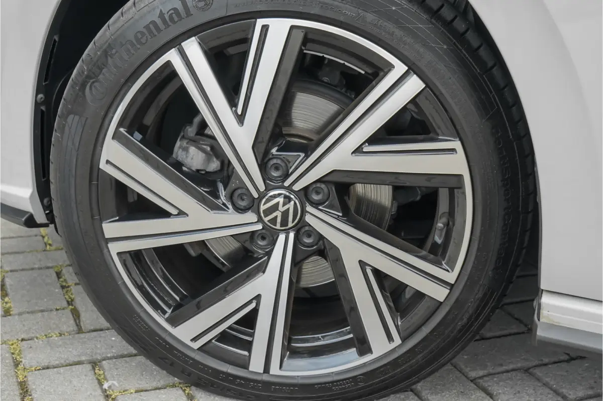 1.0 TSI R-Line Pano ACC Camera Virtual Dash Ascotgrau