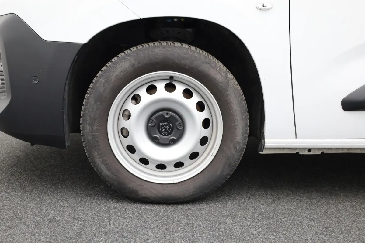 1.5 BlueHDi 100 S&S L1 | Dodehoek detectie | Camer| Airco | Trekhaak | Navi |