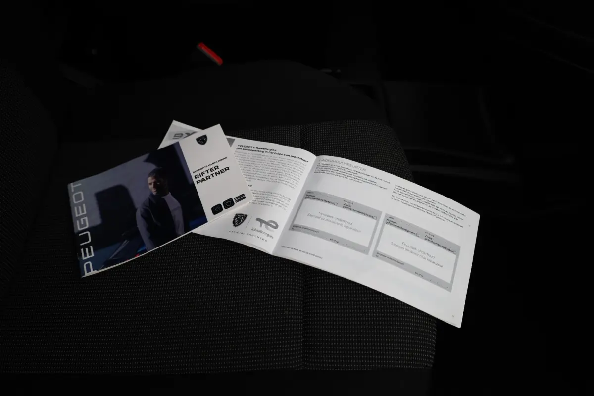 1.5 BlueHDi 100 S&S L1 | Dodehoek detectie | Camer| Airco | Trekhaak | Navi |
