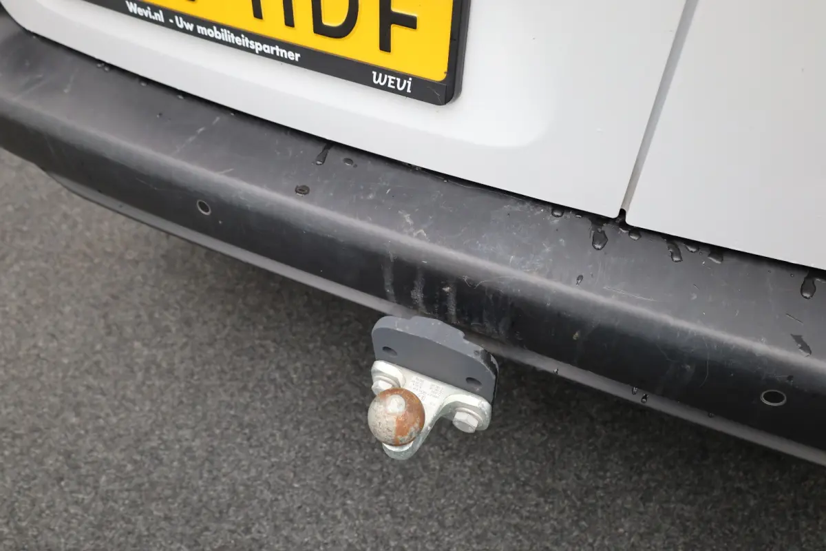 1.5 BlueHDi 100 S&S L1 | Dodehoek detectie | Camer| Airco | Trekhaak | Navi |