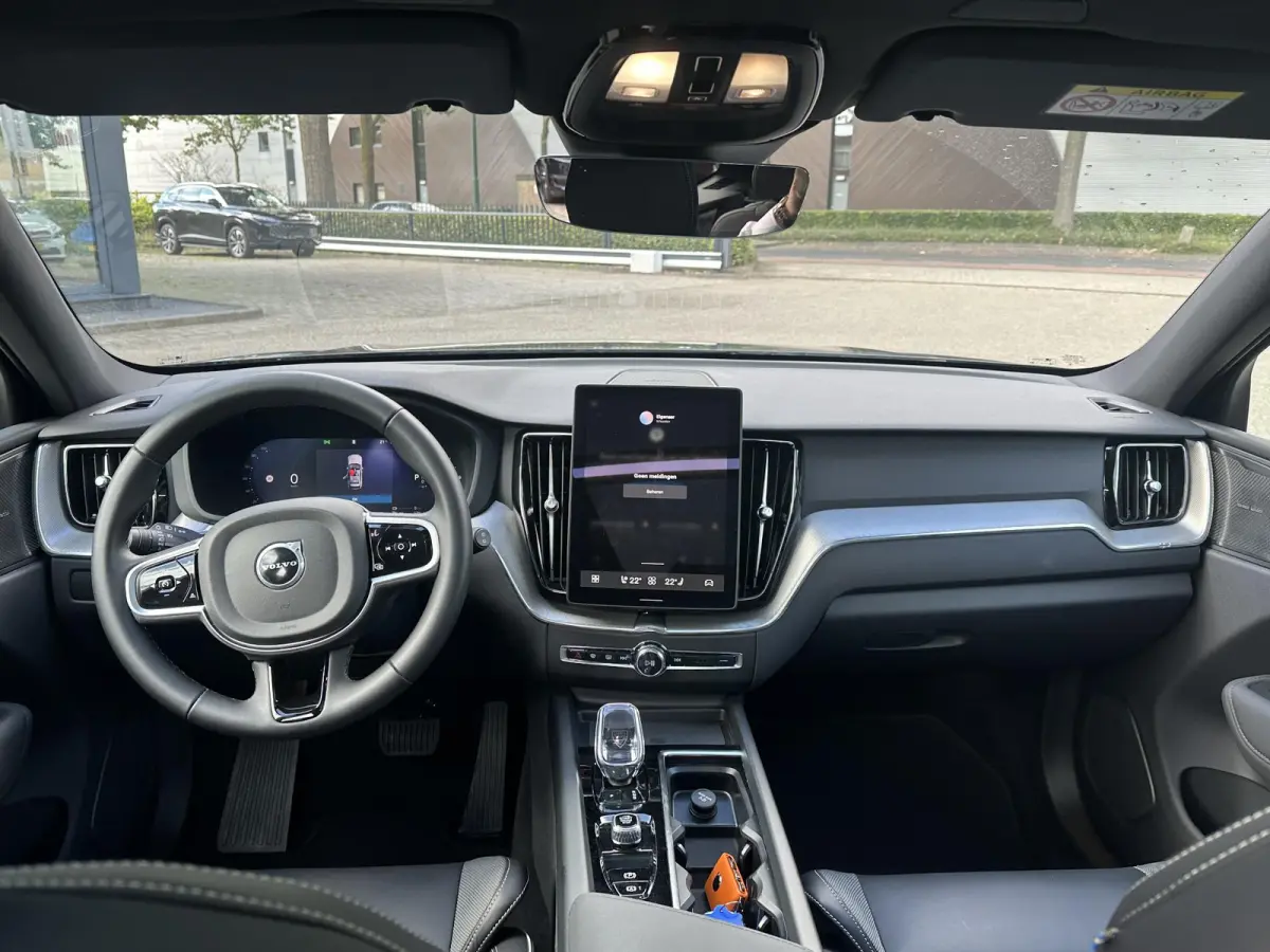 2.0 T6 Plug-in hybrid AWD Plus Black Edition VAN: 59.900,- ND: 56.877,- UW HERSTVOORDEEL: 2.023,- | TREKHAAK | DEALER ONDERHOUDEN | HEAD UP | 360CAMERA | FABR. GARANTIE! |