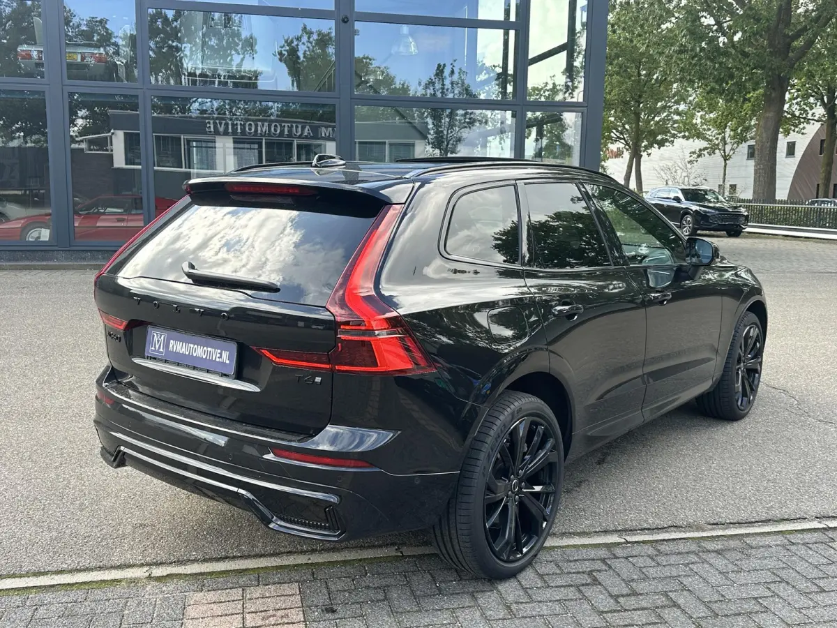 2.0 T6 Plug-in hybrid AWD Plus Black Edition VAN: 59.900,- ND: 56.877,- UW HERSTVOORDEEL: 2.023,- | TREKHAAK | DEALER ONDERHOUDEN | HEAD UP | 360CAMERA | FABR. GARANTIE! |