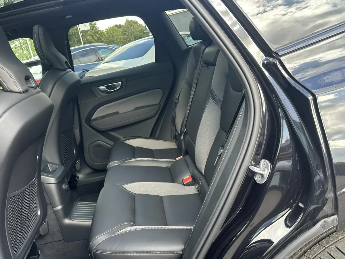 2.0 T6 Plug-in hybrid AWD Plus Black Edition VAN: 59.900,- ND: 56.877,- UW HERSTVOORDEEL: 2.023,- | TREKHAAK | DEALER ONDERHOUDEN | HEAD UP | 360CAMERA | FABR. GARANTIE! |
