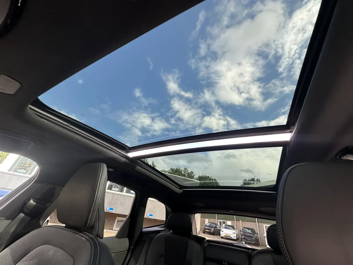 2.0 T8 Plug-in hybrid AWD Plus Black Edition VAN: 59.900,- ND: 56.877,- UW HERSTVOORDEEL: 2.023,- | TREKHAAK | DEALER ONDERHOUDEN | HEAD UP | 360CAMERA | FABR. GARANTIE! |