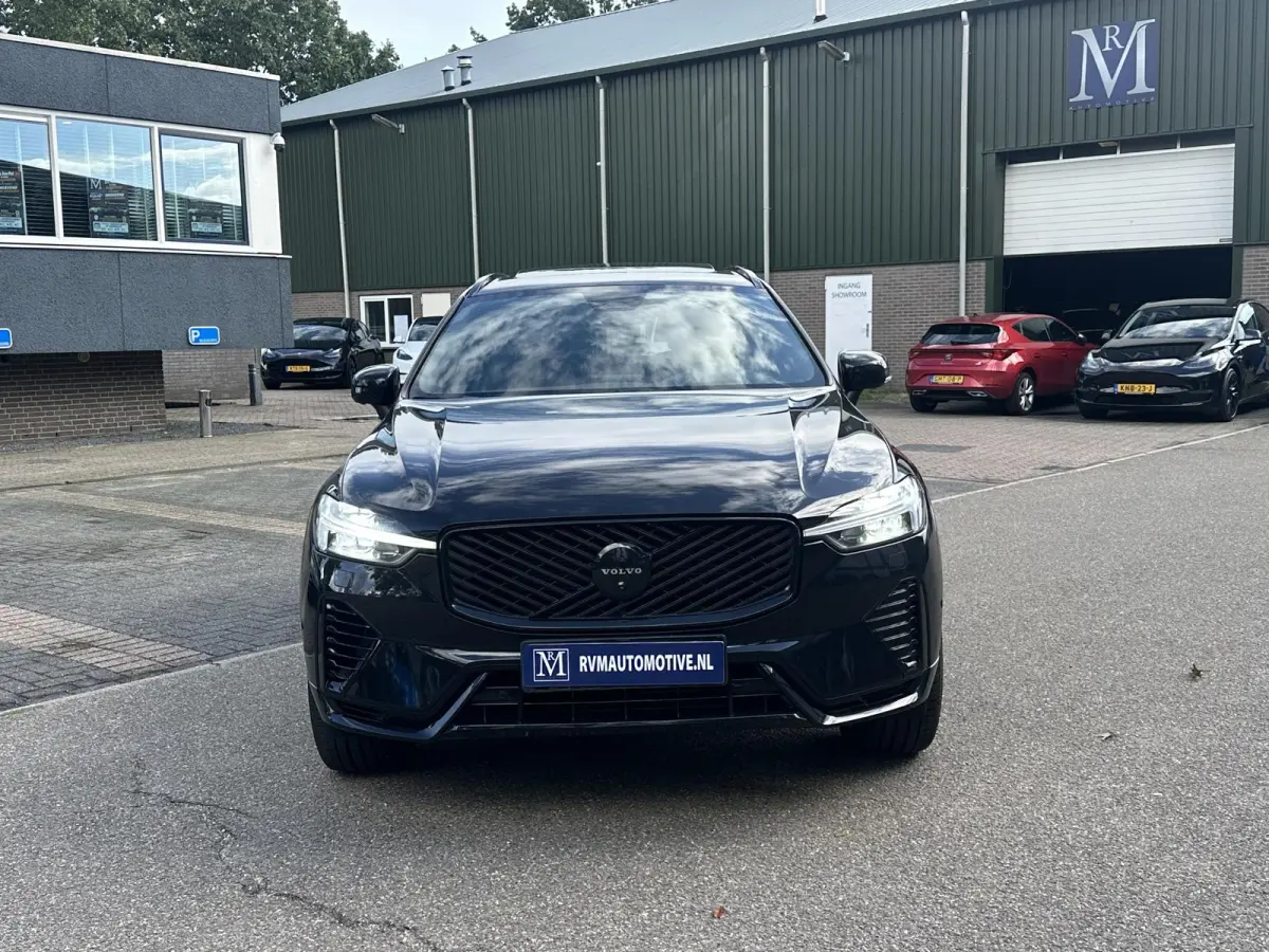 2.0 T6 Plug-in hybrid AWD Plus Black Edition VAN: 59.900,- ND: 56.877,- UW HERSTVOORDEEL: 2.023,- | TREKHAAK | DEALER ONDERHOUDEN | HEAD UP | 360CAMERA | FABR. GARANTIE! |