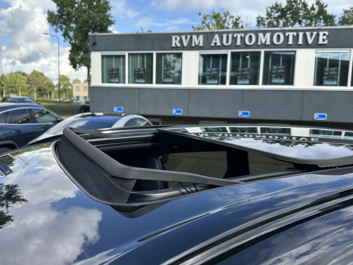 2.0 T6 Plug-in hybrid AWD Plus Black Edition VAN: 59.900,- ND: 56.877,- UW HERSTVOORDEEL: 2.023,- | TREKHAAK | DEALER ONDERHOUDEN | HEAD UP | 360CAMERA | FABR. GARANTIE! |