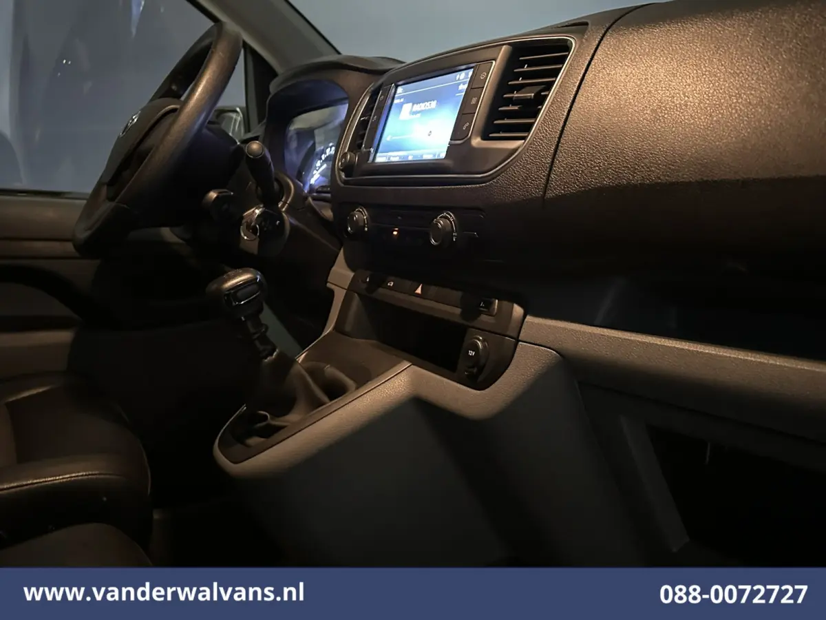 2.0 D-4D 123pk L3H1 Euro6 Airco | Camera | Apple Carplay | Cruisecontrol Android Auto, Parkeersensoren, Bijrijdersbank