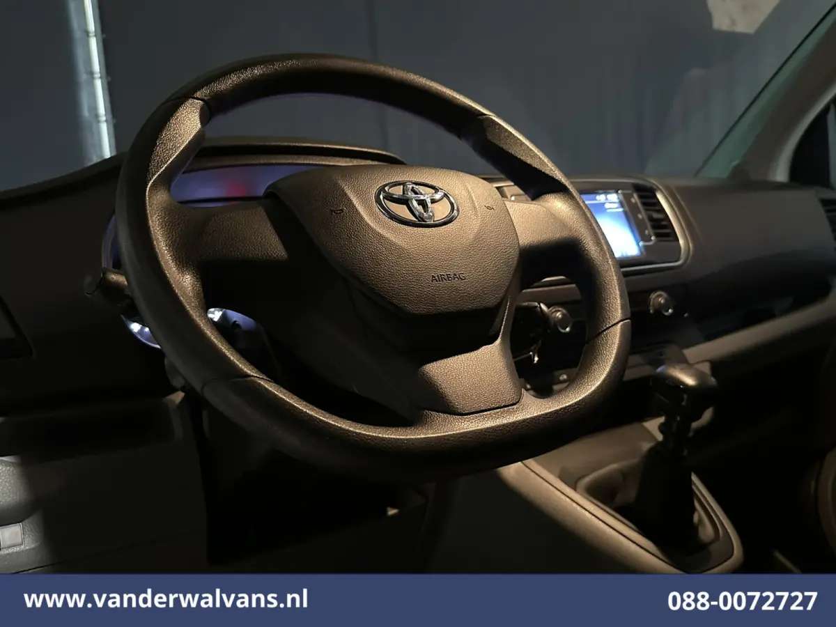 2.0 D-4D 123pk L3H1 Euro6 Airco | Camera | Apple Carplay | Cruisecontrol Android Auto, Parkeersensoren, Bijrijdersbank