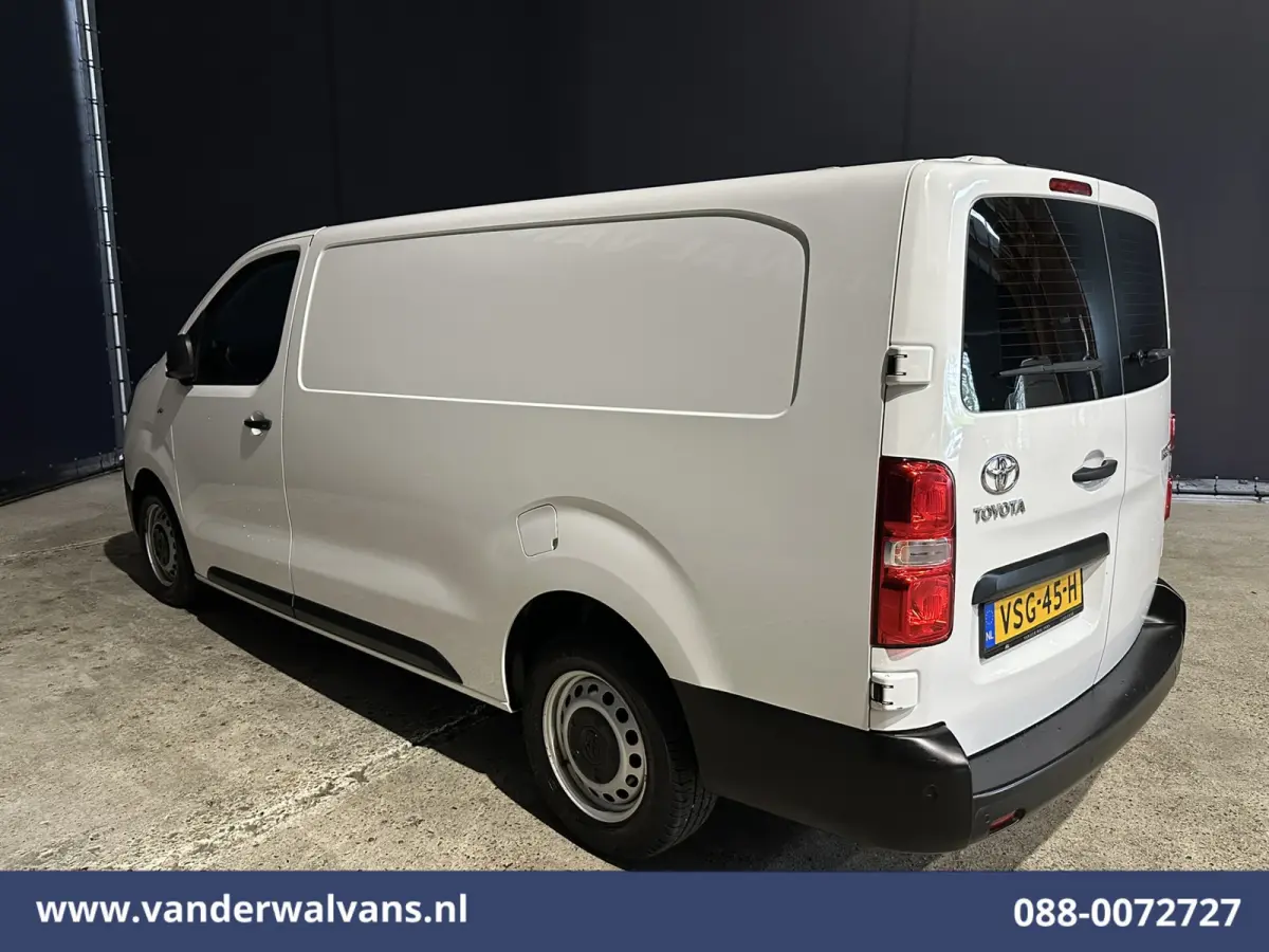 2.0 D-4D 123pk L3H1 Euro6 Airco | Camera | Apple Carplay | Cruisecontrol Android Auto, Parkeersensoren, Bijrijdersbank