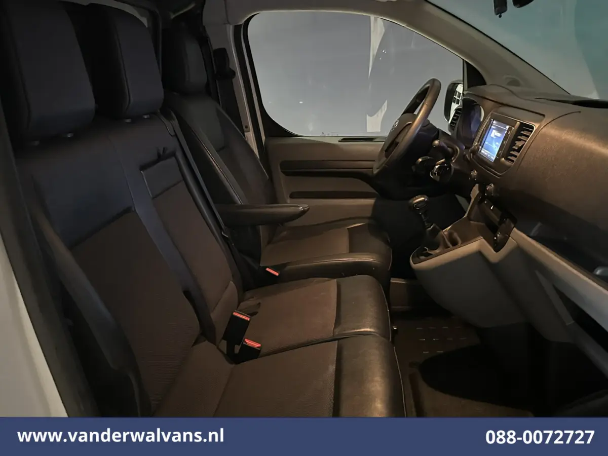 2.0 D-4D 123pk L3H1 Euro6 Airco | Camera | Apple Carplay | Cruisecontrol Android Auto, Parkeersensoren, Bijrijdersbank