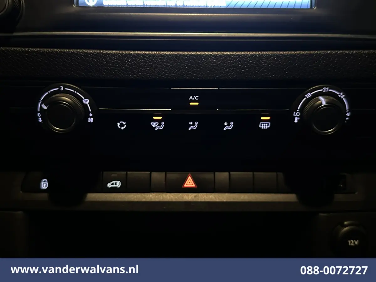 2.0 D-4D 123pk L3H1 Euro6 Airco | Camera | Apple Carplay | Cruisecontrol Android Auto, Parkeersensoren, Bijrijdersbank