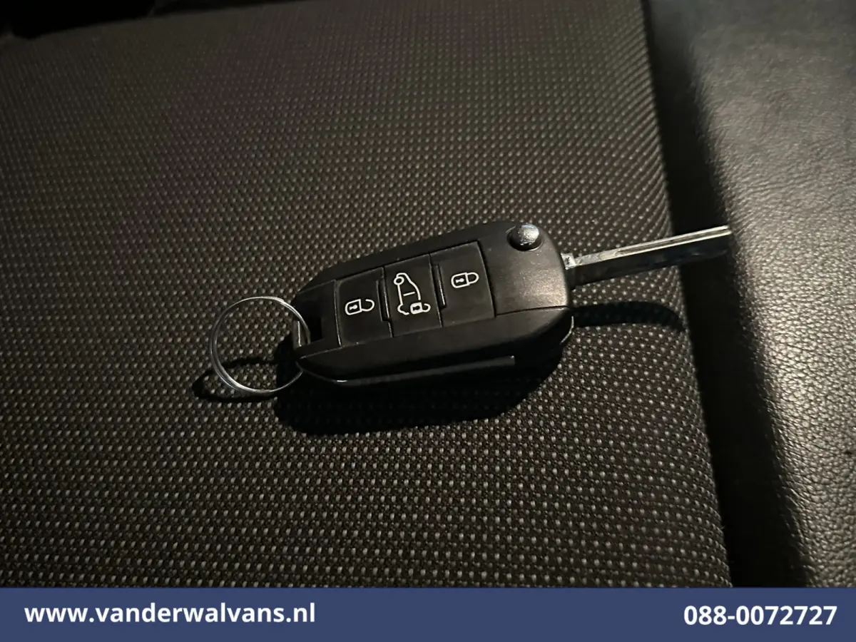 2.0 D-4D 123pk L3H1 Euro6 Airco | Camera | Apple Carplay | Cruisecontrol Android Auto, Parkeersensoren, Bijrijdersbank