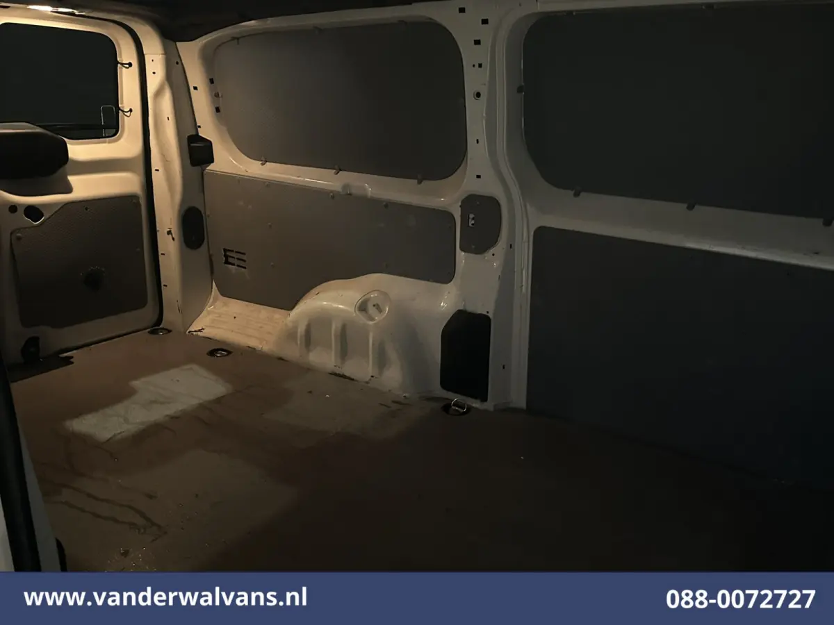 2.0 D-4D 123pk L3H1 Euro6 Airco | Camera | Apple Carplay | Cruisecontrol Android Auto, Parkeersensoren, Bijrijdersbank