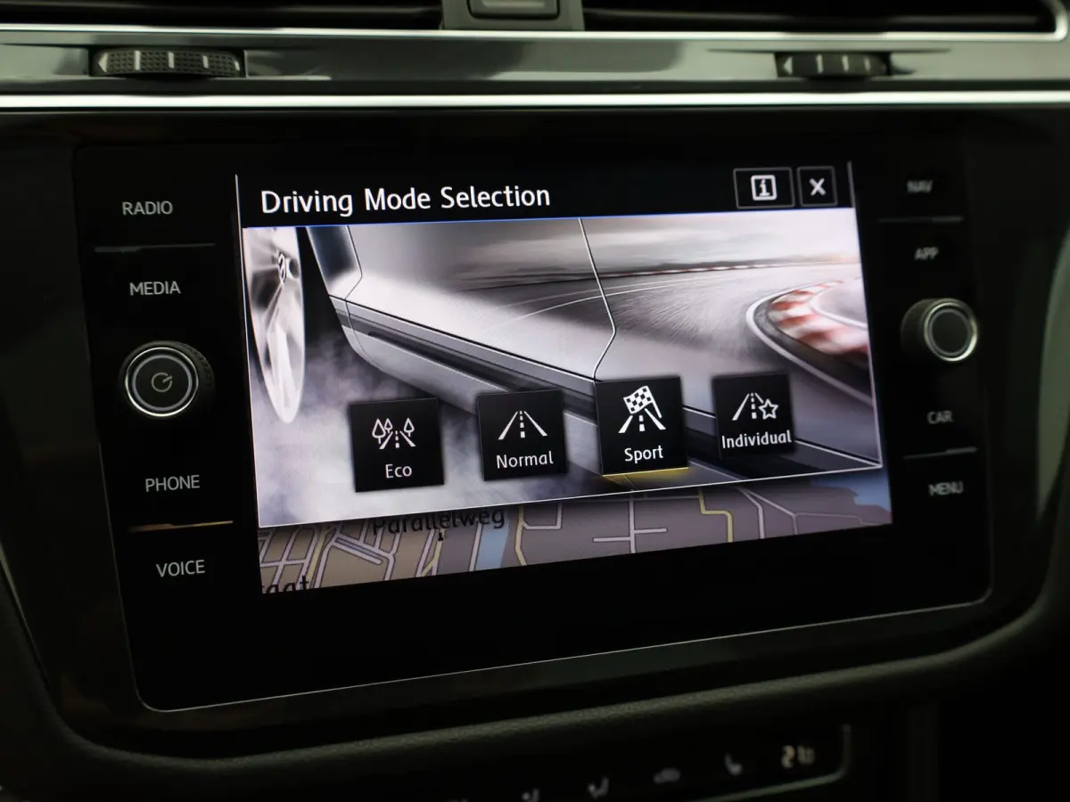 1.5 TSI Highline Business R 7p. | R-Line | Pano | 360 Camera | Keyless | Dynaudio | Trekhaak wegkl. | Prijs Rijklaar!!