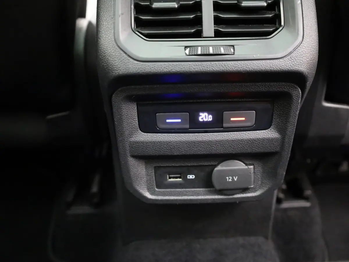1.5 TSI Highline Business R 7p. | R-Line | Pano | 360 Camera | Keyless | Dynaudio | Trekhaak wegkl. | Prijs Rijklaar!!