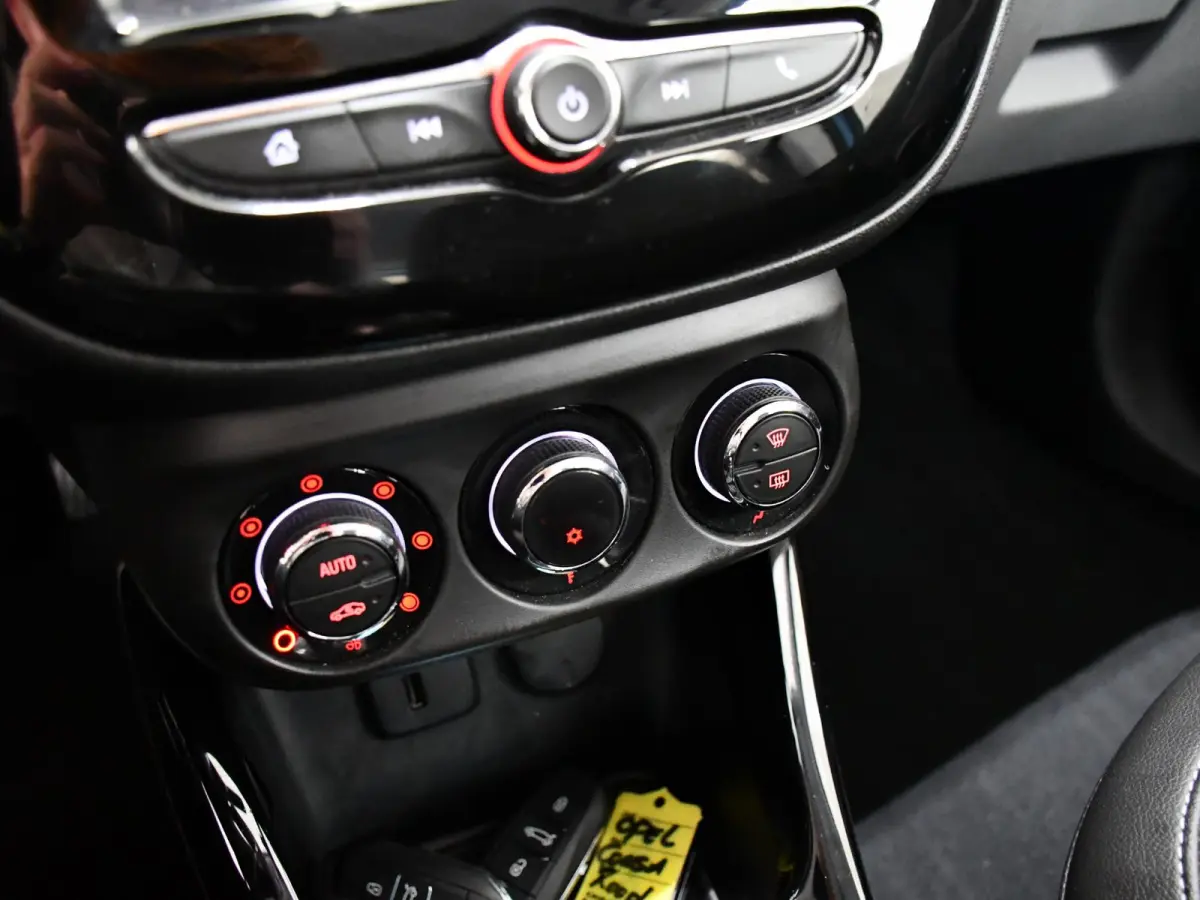 1.0 Turbo Innovation | Climate Control | Parkeersensoren achter | Unieke km. stand |