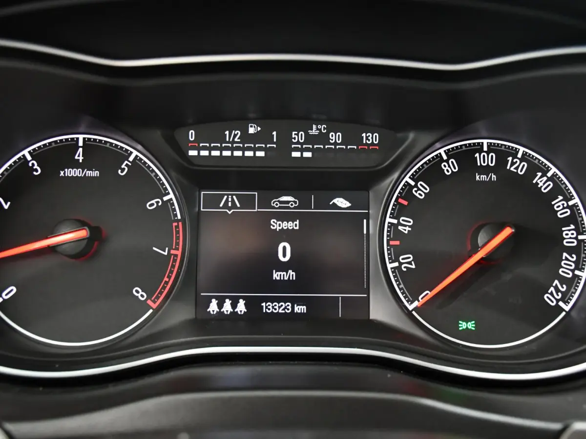 1.0 Turbo Innovation | Climate Control | Parkeersensoren achter | Unieke km. stand |