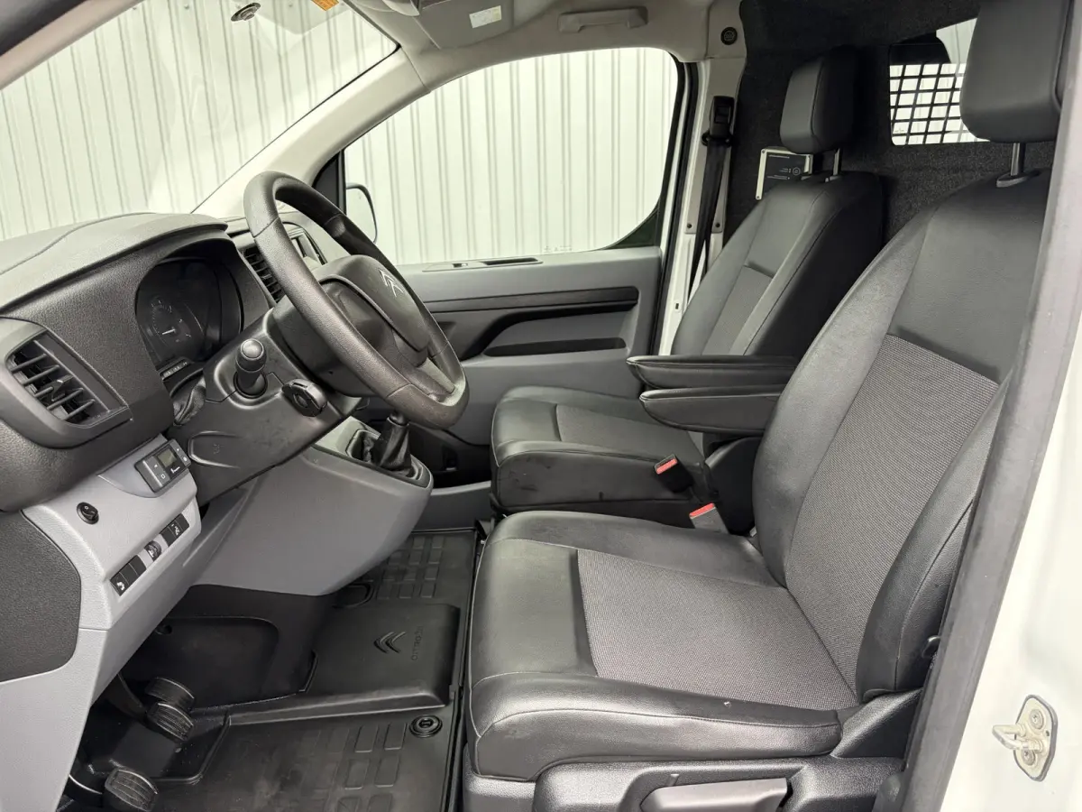 1.6 BlueHDI 95 L1H1*HAAK*A/C*CRUISE*OMVORMER*PDC*
