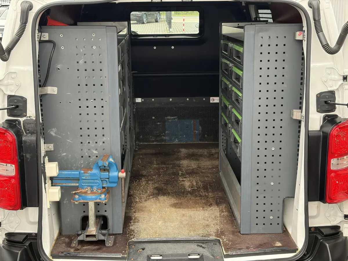 1.6 BlueHDI 95 L1H1*HAAK*A/C*CRUISE*OMVORMER*PDC*