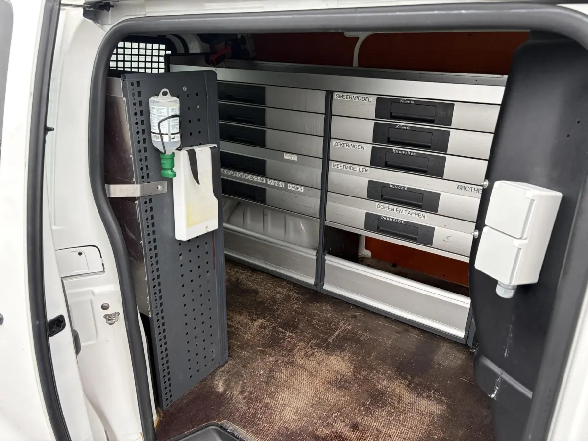 1.6 BlueHDI 95 L1H1*HAAK*A/C*CRUISE*OMVORMER*PDC*