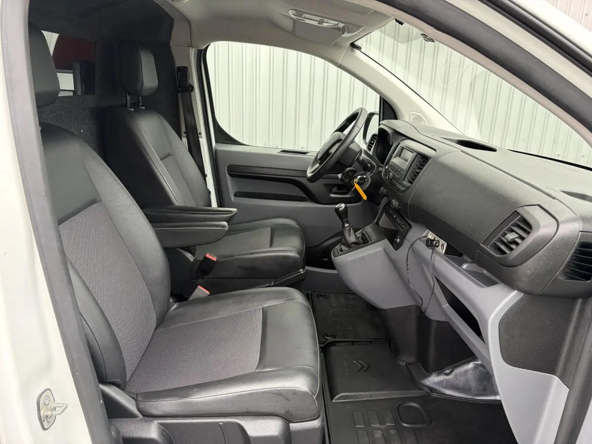 1.6 BlueHDI 95 L1H1*HAAK*A/C*CRUISE*OMVORMER*PDC*
