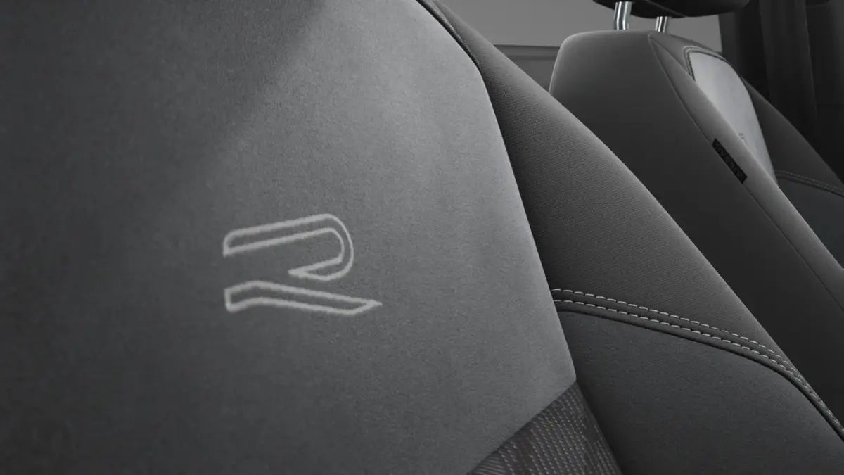 1.0 TSI R-Line Edition | 'R-Line' bekleding | Achteruitrijcamera | Banden 215/45 R17 91W xl