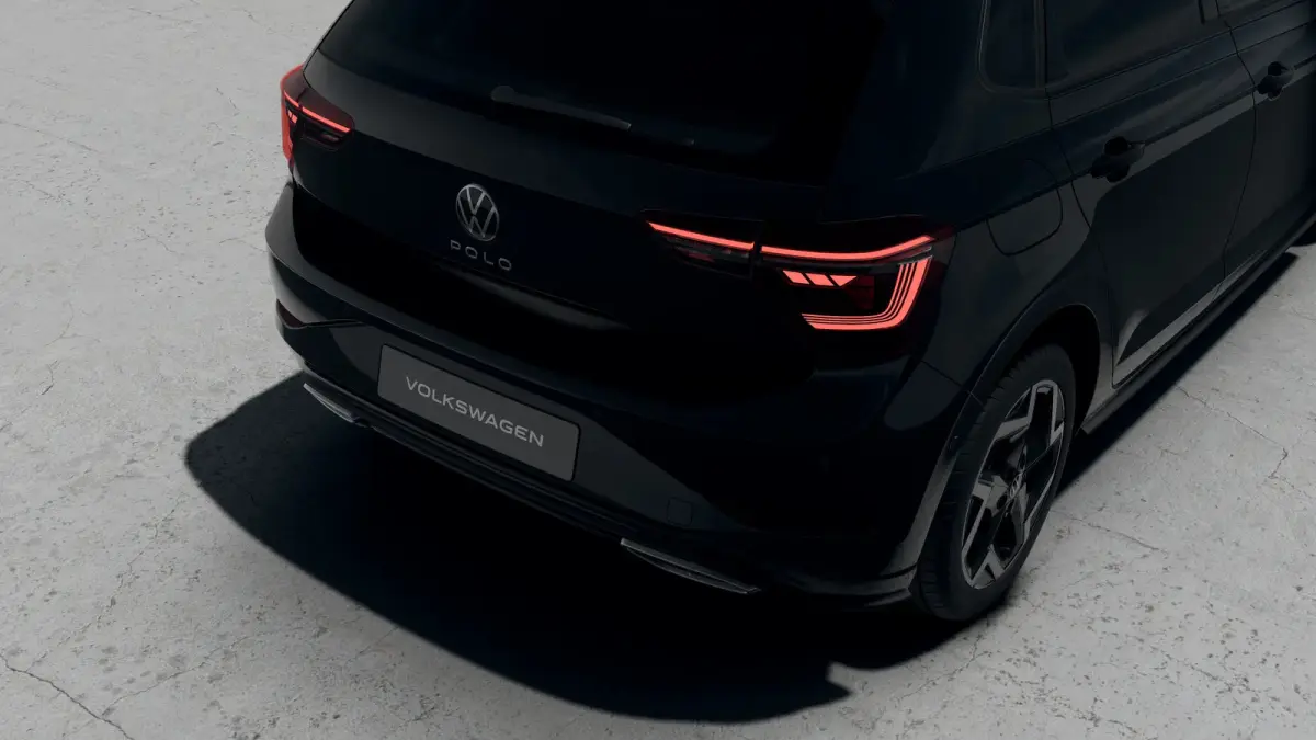1.0 TSI R-Line Edition | 'R-Line' bekleding | Achteruitrijcamera | Banden 215/45 R17 91W xl