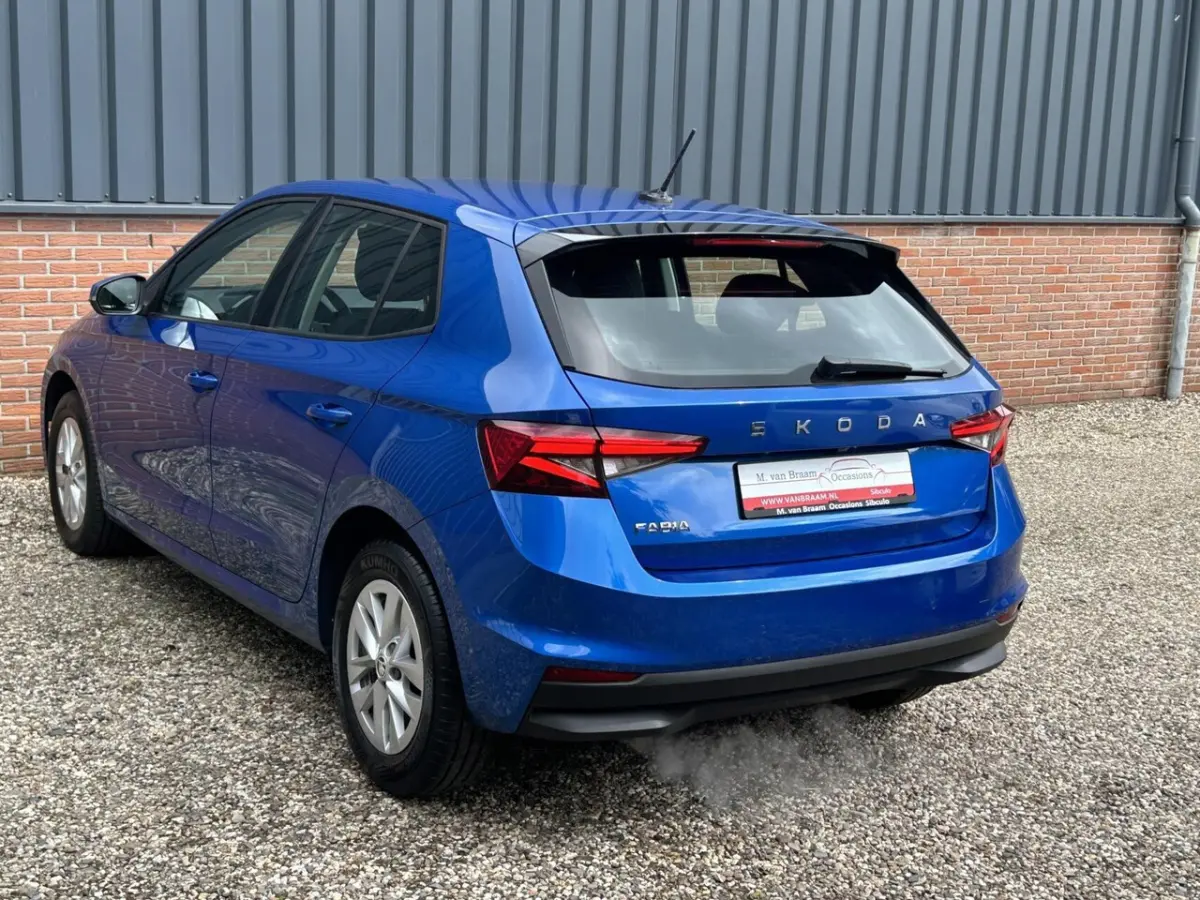 1.0 TSI Business Edition Navigatie/ ACC /Pdc/Camera / LED / Keyless /DAB+