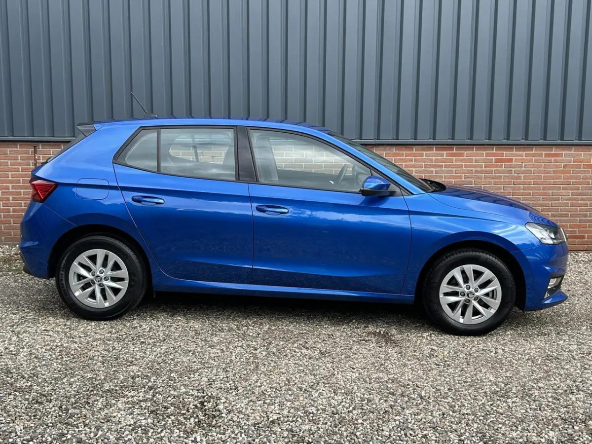 1.0 TSI Business Edition Navigatie/ ACC /Pdc/Camera / LED / Keyless /DAB+
