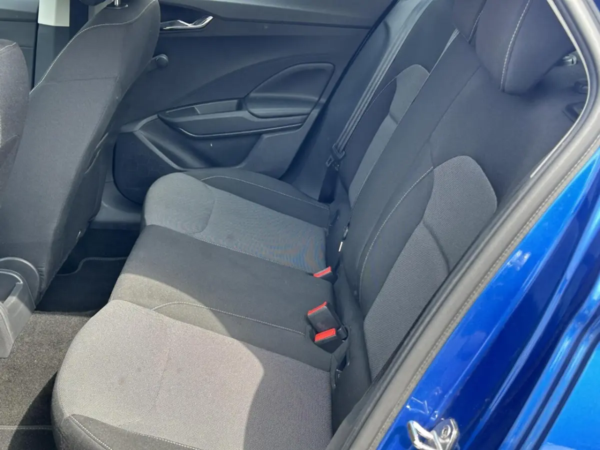 1.0 TSI Business Edition Navigatie/ ACC /Pdc/Camera / LED / Keyless /DAB+