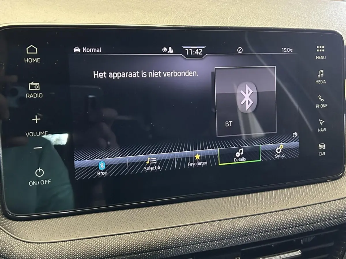 1.0 TSI Business Edition Navigatie/ ACC /Pdc/Camera / LED / Keyless /DAB+
