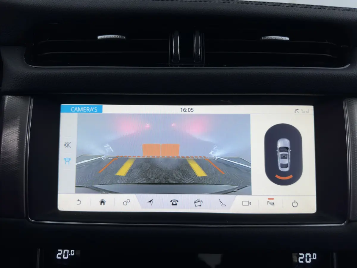 2.0d Prestige Aut.*LEATHER | BI-XENON | JAGUAR-AUDIO | HEATED-SPORTSEATS | CAMERA | PRIVACY-GLASS | SHIFTPADDLES | NAVI-FULLMAP | ECC | CARPLAY | PDC | CRUISE | LANE-ASSIST | 19''ALU*
