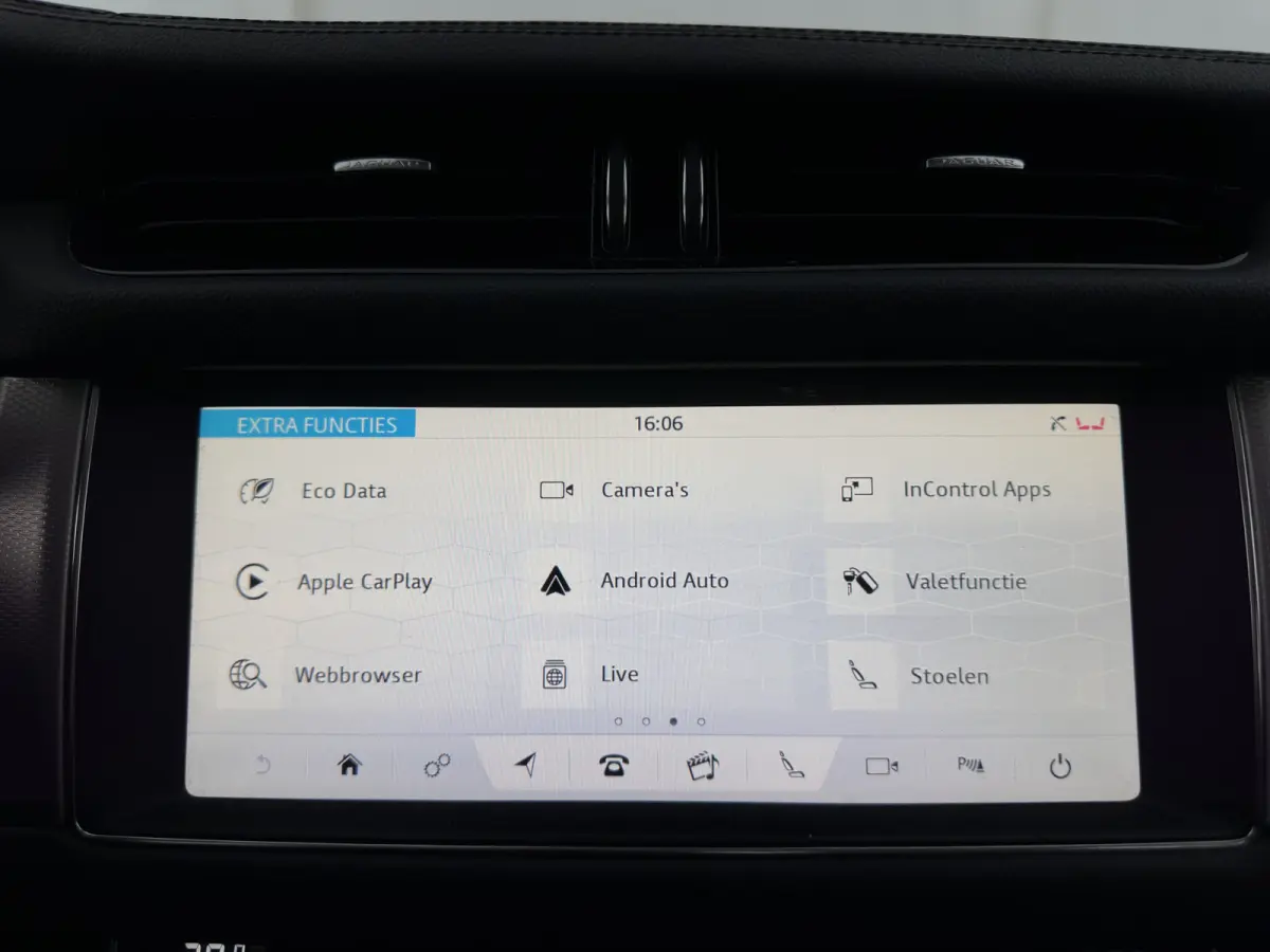 2.0d Prestige Aut.*LEATHER | BI-XENON | JAGUAR-AUDIO | HEATED-SPORTSEATS | CAMERA | PRIVACY-GLASS | SHIFTPADDLES | NAVI-FULLMAP | ECC | CARPLAY | PDC | CRUISE | LANE-ASSIST | 19''ALU*