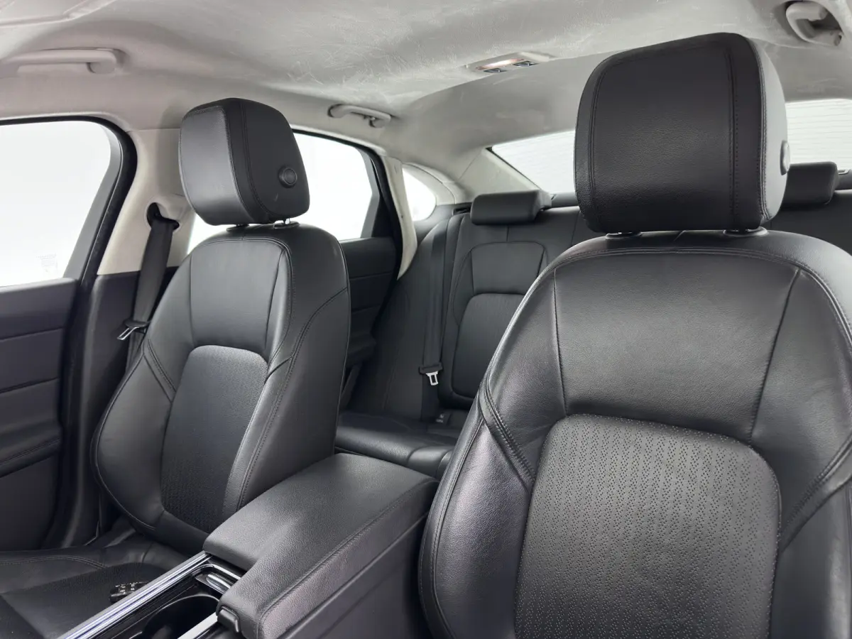 2.0d Prestige Aut.*LEATHER | BI-XENON | JAGUAR-AUDIO | HEATED-SPORTSEATS | CAMERA | PRIVACY-GLASS | SHIFTPADDLES | NAVI-FULLMAP | ECC | CARPLAY | PDC | CRUISE | LANE-ASSIST | 19''ALU*