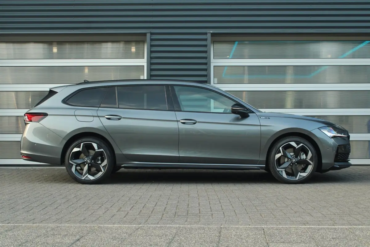 1.5 TSI PHEV 204pk Sportline Business | Simply Clever Familie Pakket | Travel Assist Plus