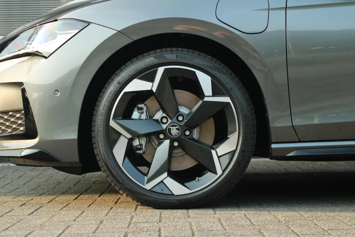 1.5 TSI PHEV 204pk Sportline Business | Simply Clever Familie Pakket | Travel Assist Plus