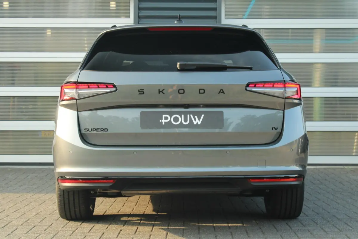 1.5 TSI PHEV 204pk Sportline Business | Simply Clever Familie Pakket | Travel Assist Plus