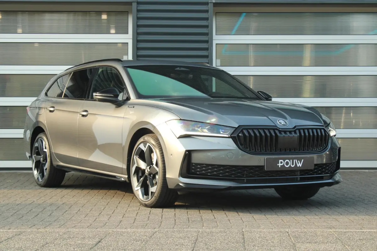 1.5 TSI PHEV 204pk Sportline Business | Simply Clever Familie Pakket | Travel Assist Plus