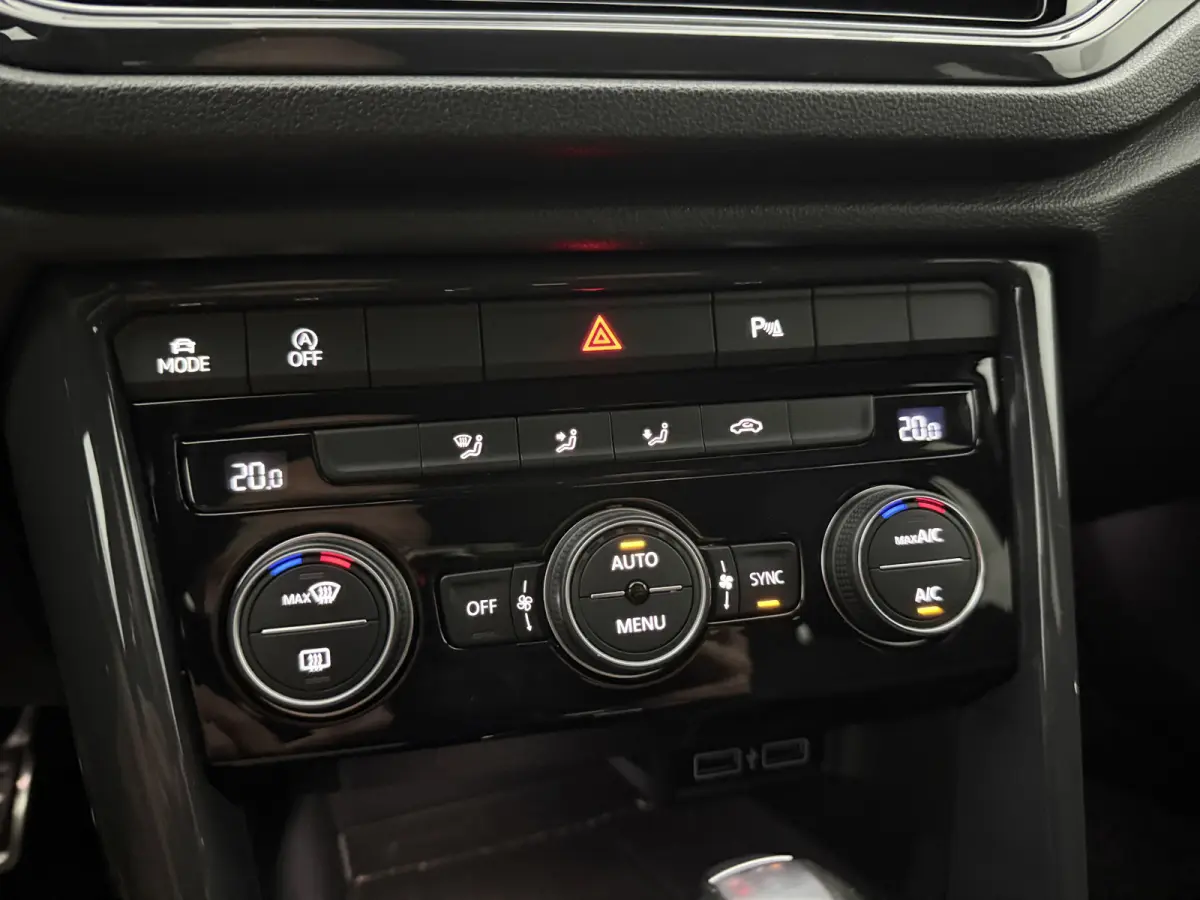 1.5 TSI DSG Sport | Camera | Virtual | Sfeer | Carplay | Trekhaak | Cruise | Navi | NAP