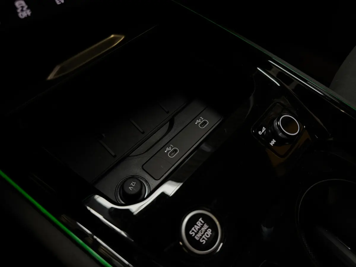 1.5 e-hybrid 3X S-LINE |PANO|SONOS|HuD|360CAM|MEMORY|KEYLESS|FABRIEKSGARANTIE 2030|DODEHOEK|SFEERVERLICHTING|20 INCH|VOL!