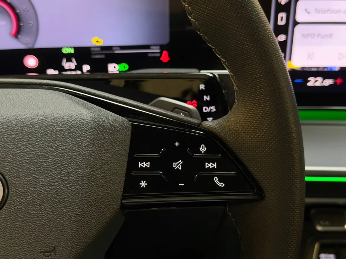 1.5 e-hybrid 3X S-LINE |PANO|SONOS|HuD|360CAM|MEMORY|KEYLESS|FABRIEKSGARANTIE 2030|DODEHOEK|SFEERVERLICHTING|20 INCH|VOL!