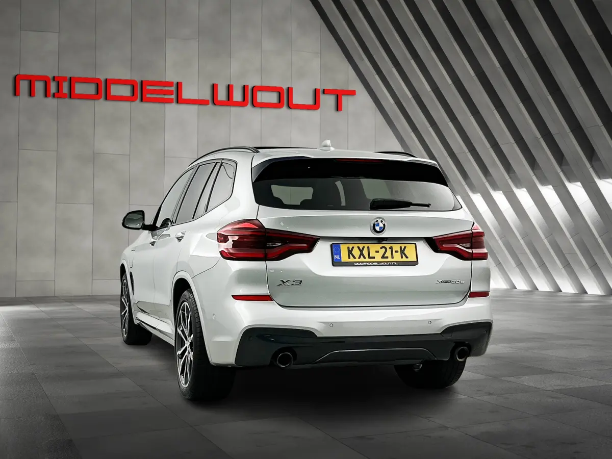 xDrive30e M-Sport/Panodak/H&K/Head up/Leder/20inch LMV/360cam