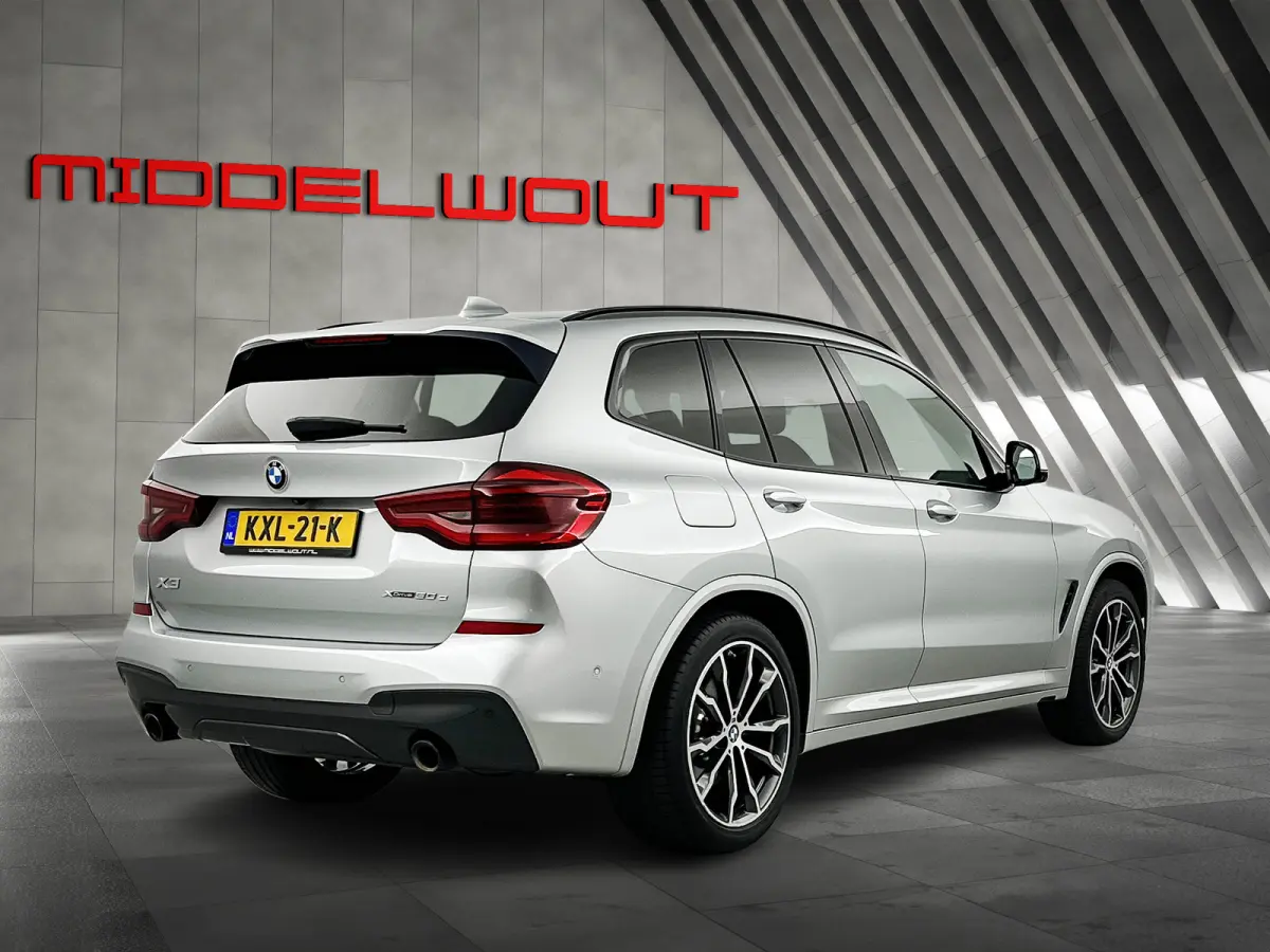 xDrive30e M-Sport/Panodak/H&K/Head up/Leder/20inch LMV/360cam