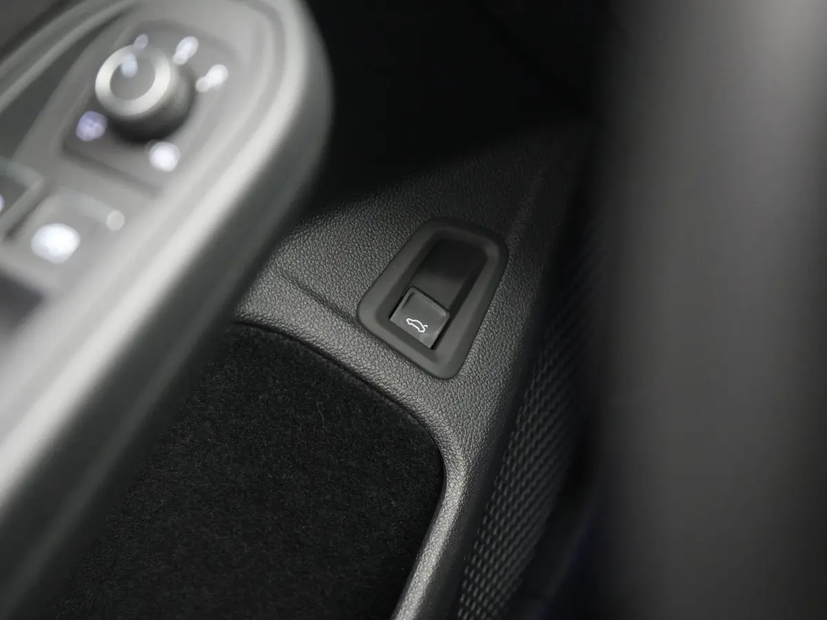 1.5 eTSI Business AUTOMAAT | PANORAMADAK | SPORTSTOELEN | ADAPTIEVE CRUISE | STOEL & STUURVERWARMING | MEMORY | ELEKTRISCHE STOEL | NAVIGATIE | APPLE CARPLAY | PDC | 12 MAANDEN BOVAG GARANTI