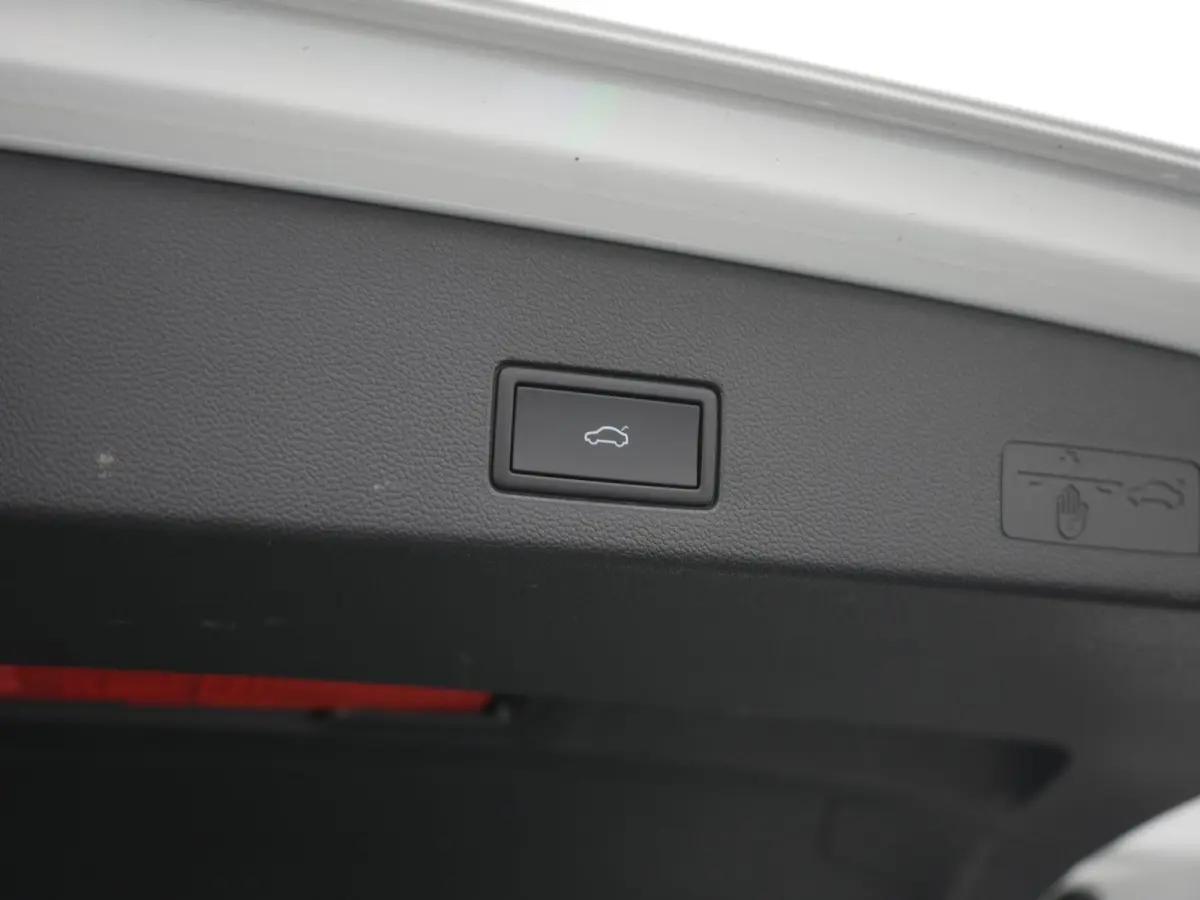 1.5 eTSI Business AUTOMAAT | PANORAMADAK | SPORTSTOELEN | ADAPTIEVE CRUISE | STOEL & STUURVERWARMING | MEMORY | ELEKTRISCHE STOEL | NAVIGATIE | APPLE CARPLAY | PDC | 12 MAANDEN BOVAG GARANTI